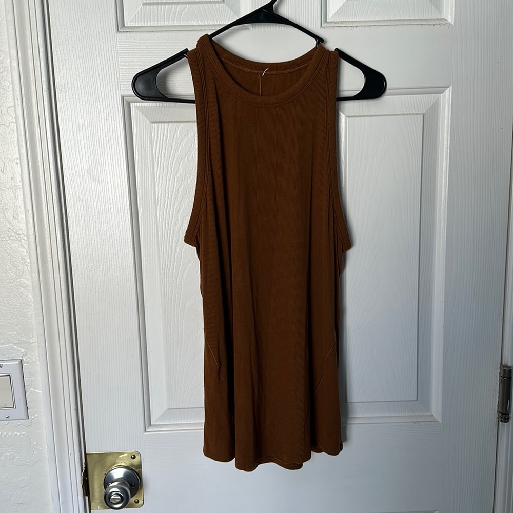 Lululemon tank size 14